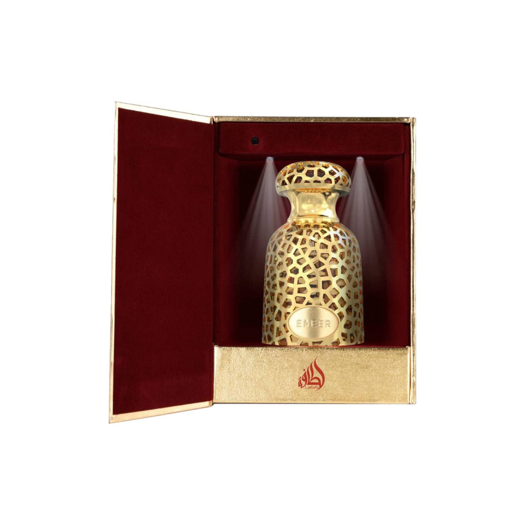 Elegant Emeer Eau De Parfum bottle, revealing heart notes of spices and sandalwood.